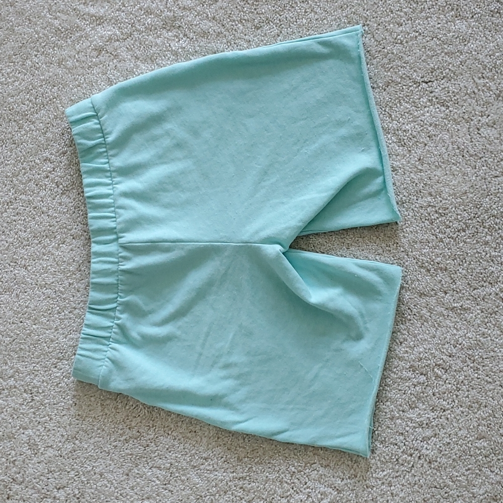 Shorts - Picture 2 of 4